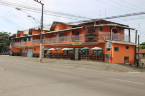 Отель Pousada Praia da Fortaleza 450 metros do Parque Beto Carrero com café da manhã  Пенья